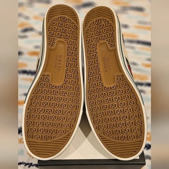 NWT Gucci Beige and Green Sneakers - Picture 5 of 7